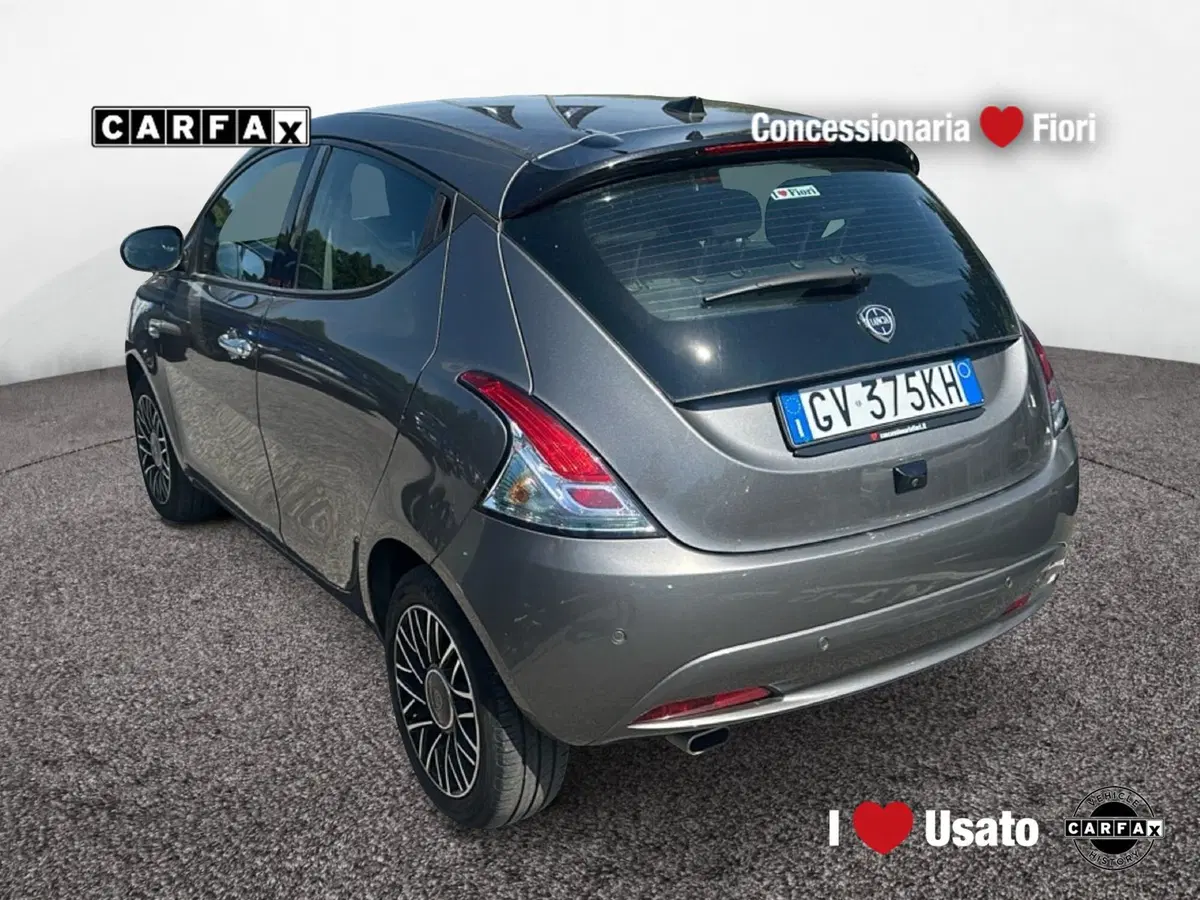 Lancia Ypsilon usata a Roma (4)