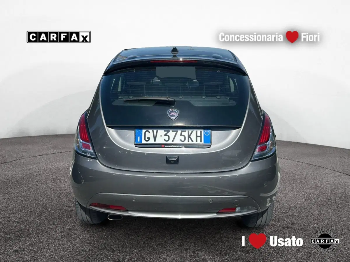Lancia Ypsilon usata a Roma (5)