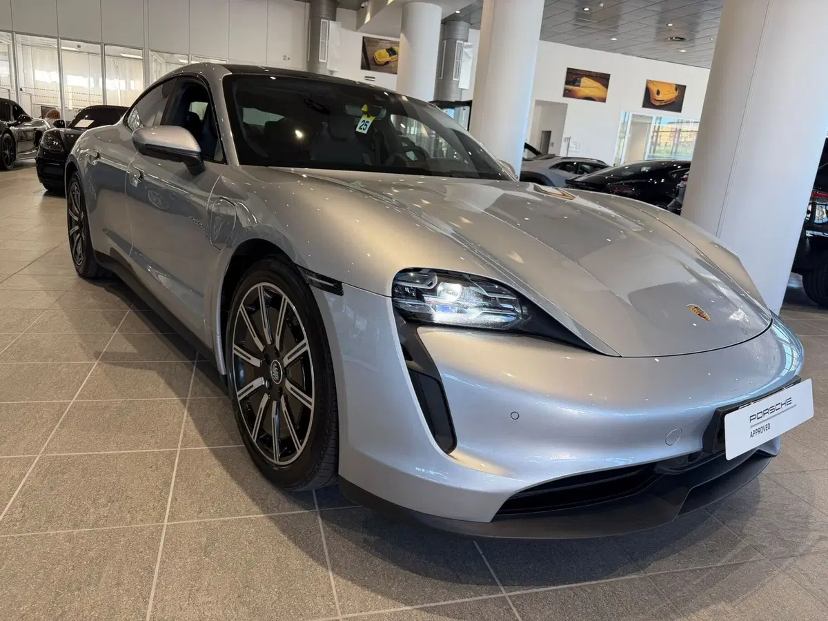 Porsche Taycan usata a Firenze