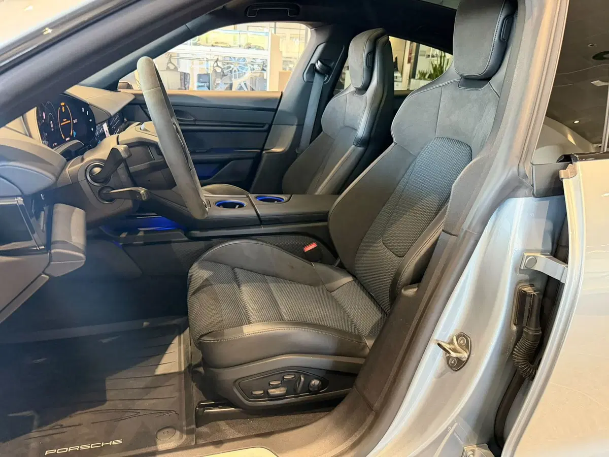 Porsche Taycan usata a Firenze (11)