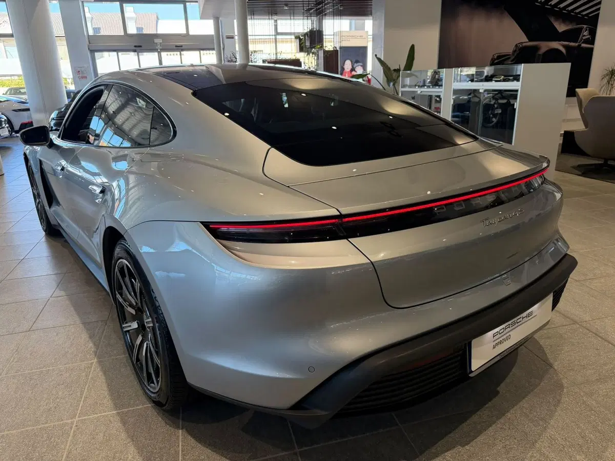 Porsche Taycan usata a Firenze (5)