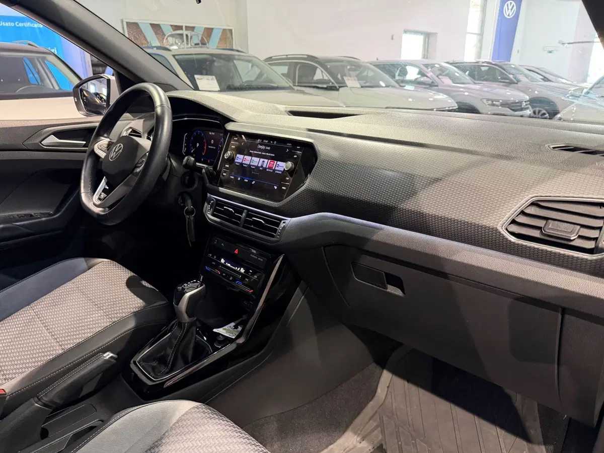 Volkswagen T-Cross usata a Genova (11)