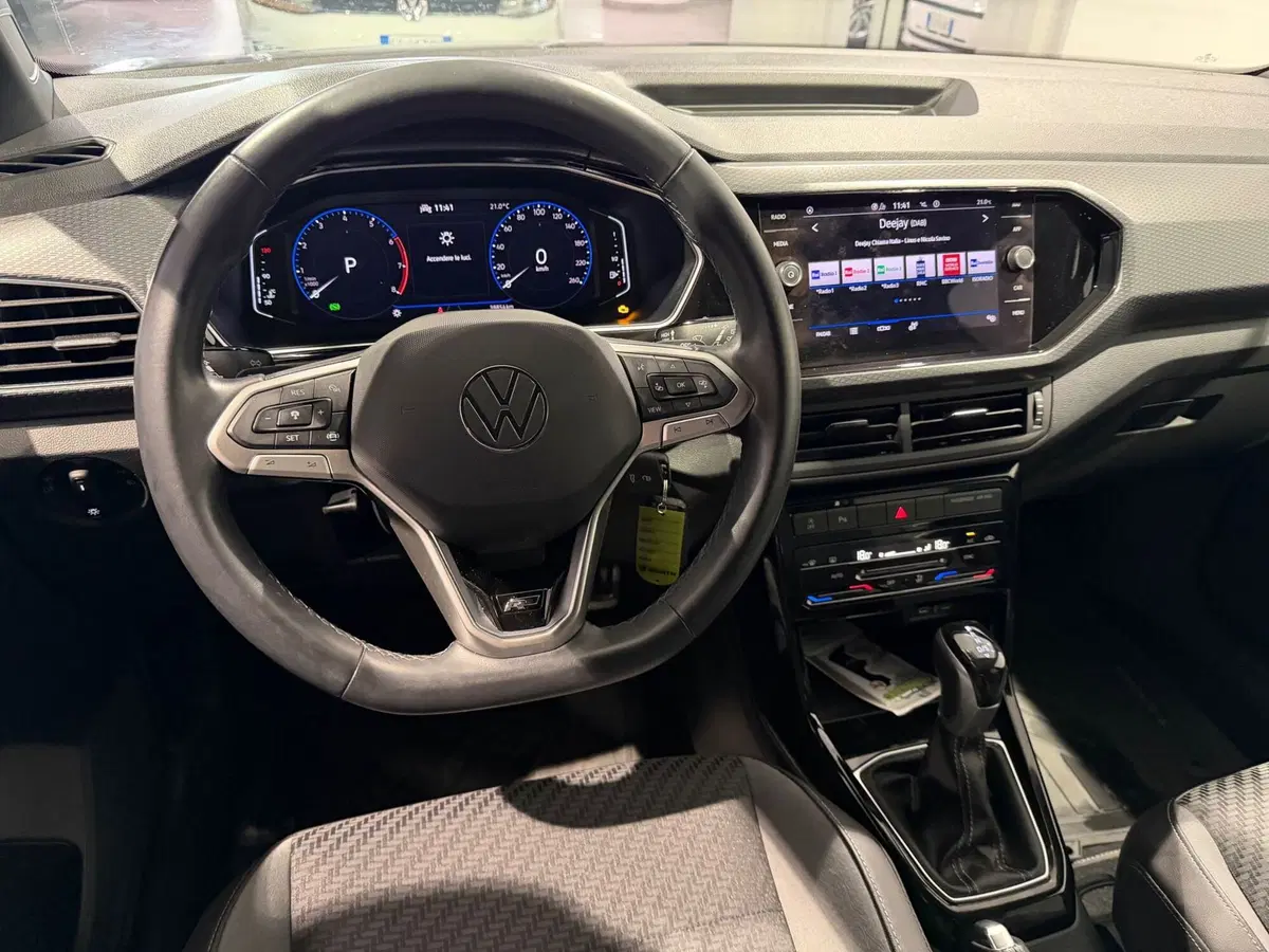 Volkswagen T-Cross usata a Genova (12)