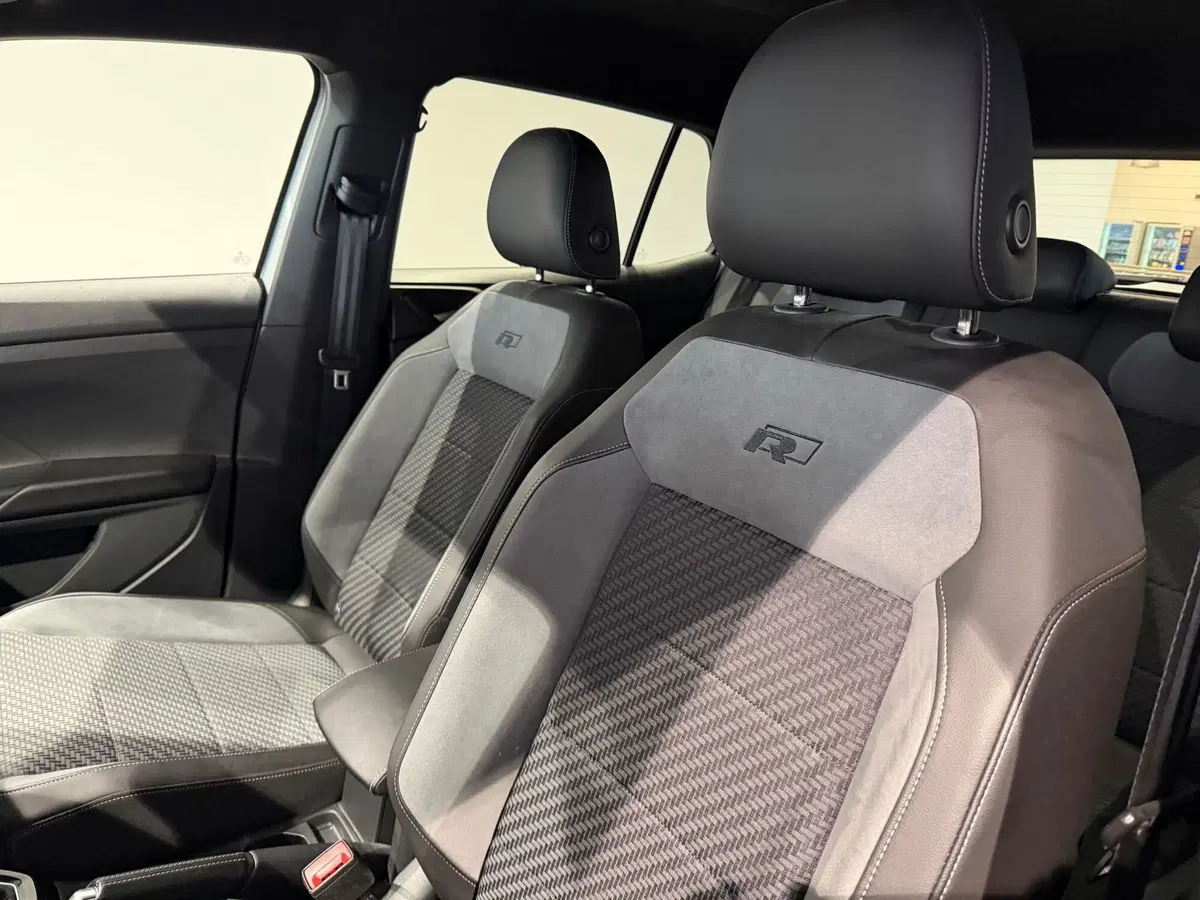 Volkswagen T-Cross usata a Genova (9)