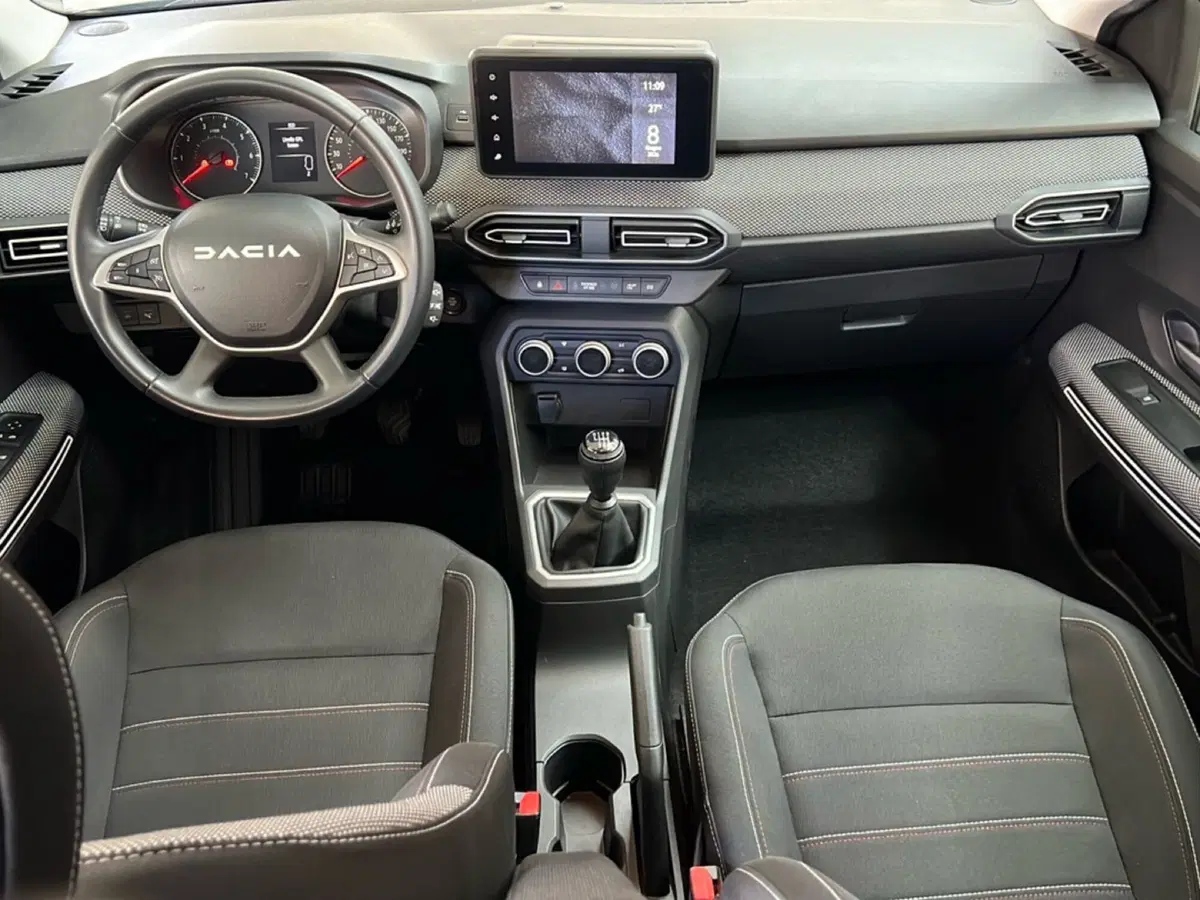 Dacia Jogger usata a Roma (11)