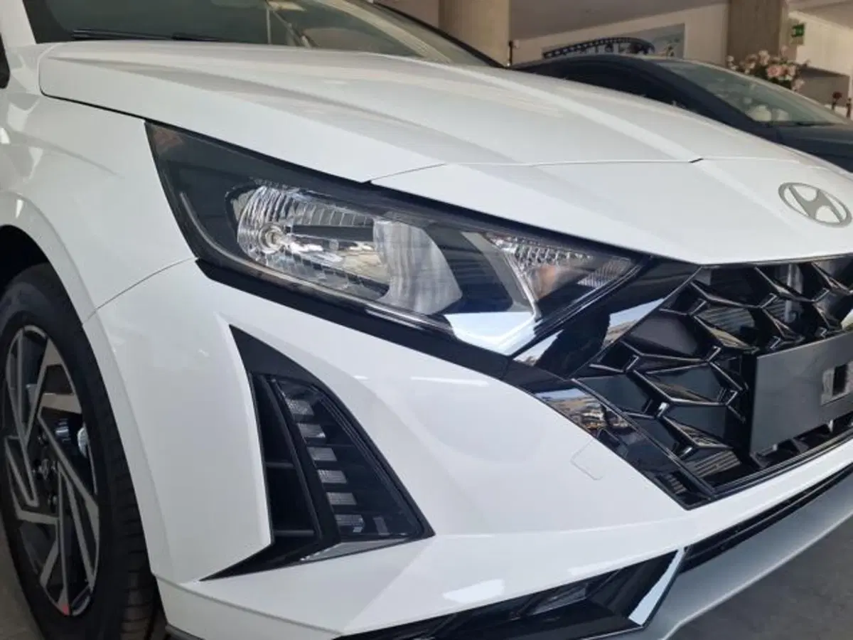 Hyundai i20 nuova a Salerno (8)
