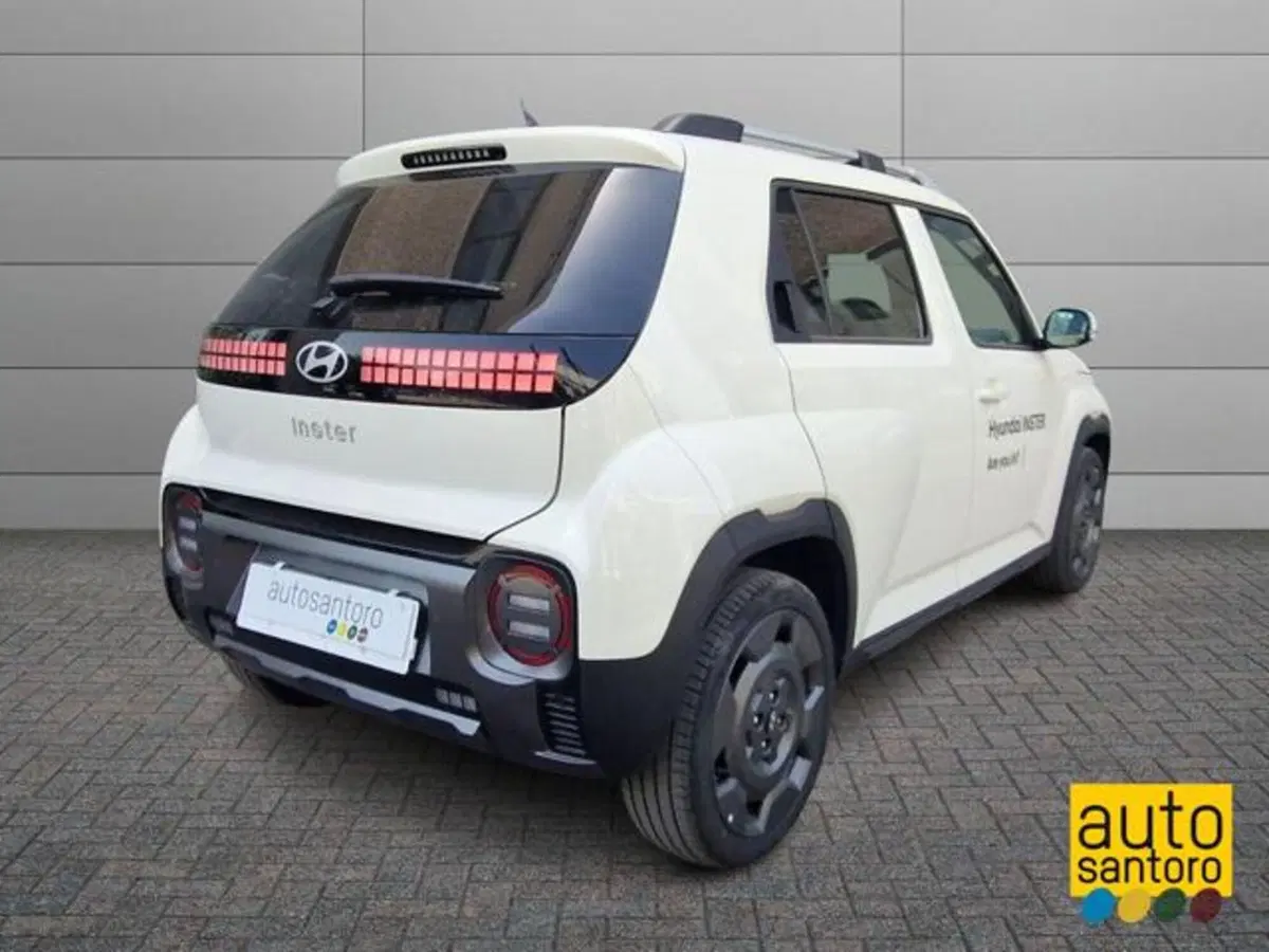 Hyundai Inster nuova a Salerno (3)