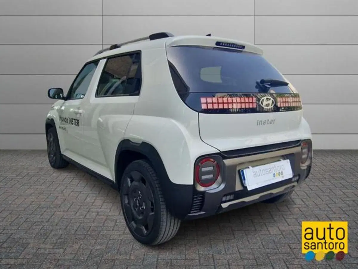 Hyundai Inster nuova a Salerno (4)