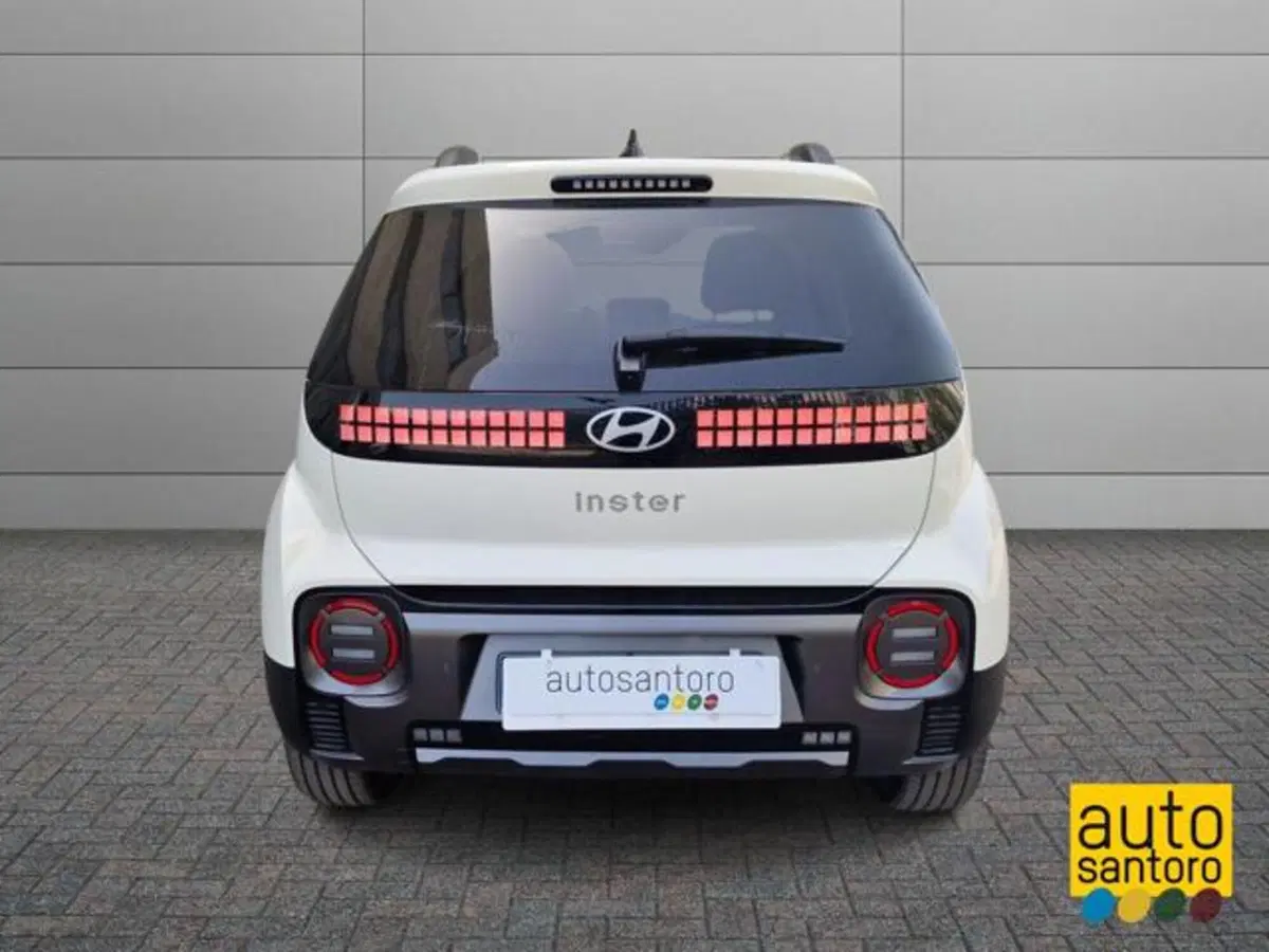 Hyundai Inster nuova a Salerno (6)