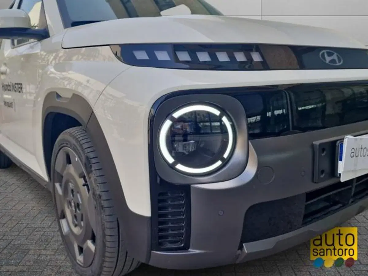 Hyundai Inster nuova a Salerno (8)