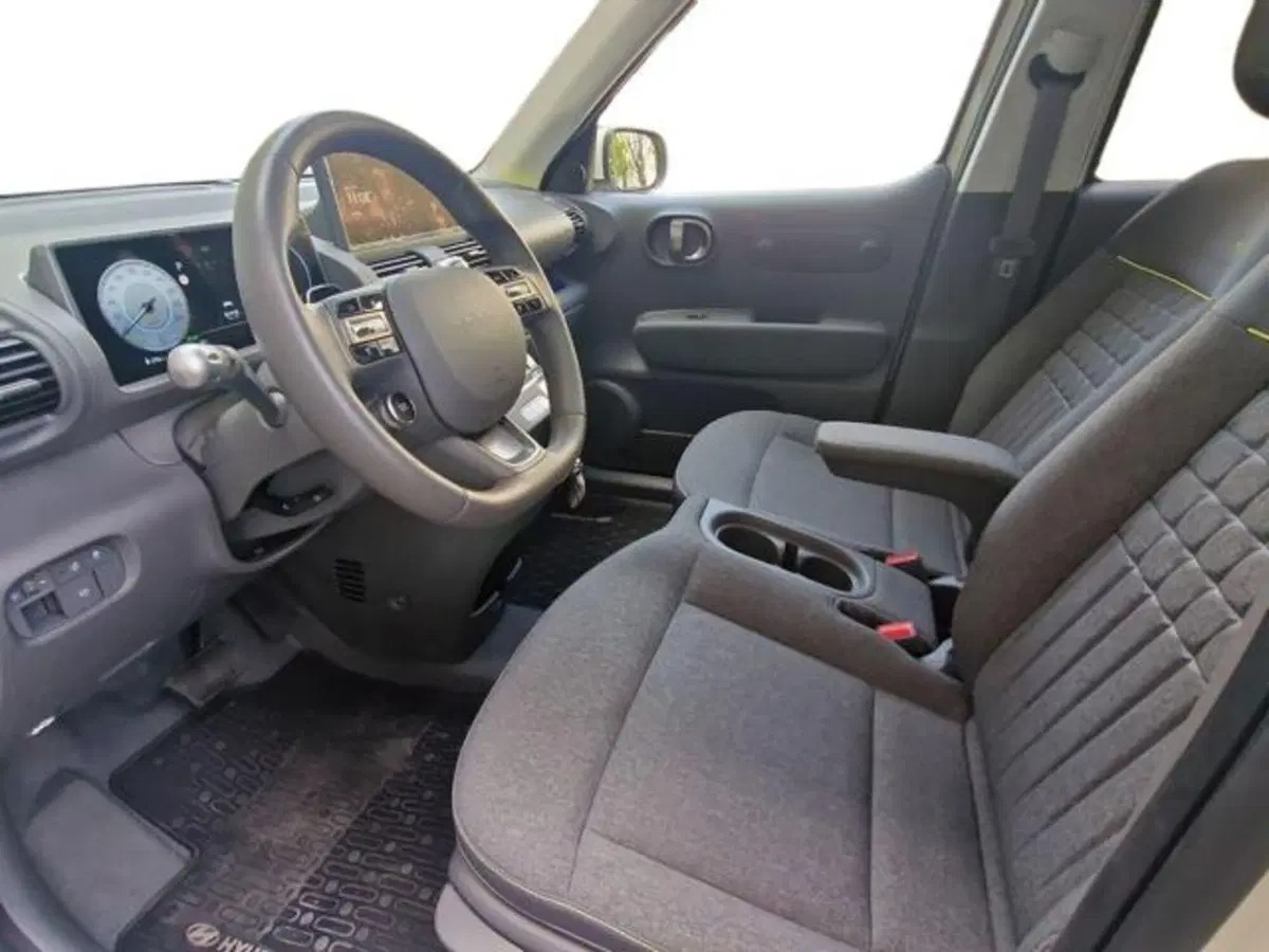 Hyundai Inster nuova a Salerno (9)