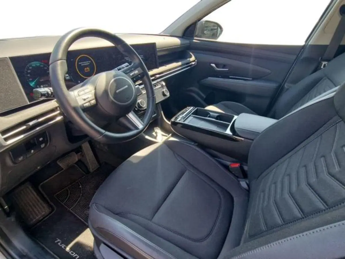 Hyundai Tucson nuova a Salerno (9)