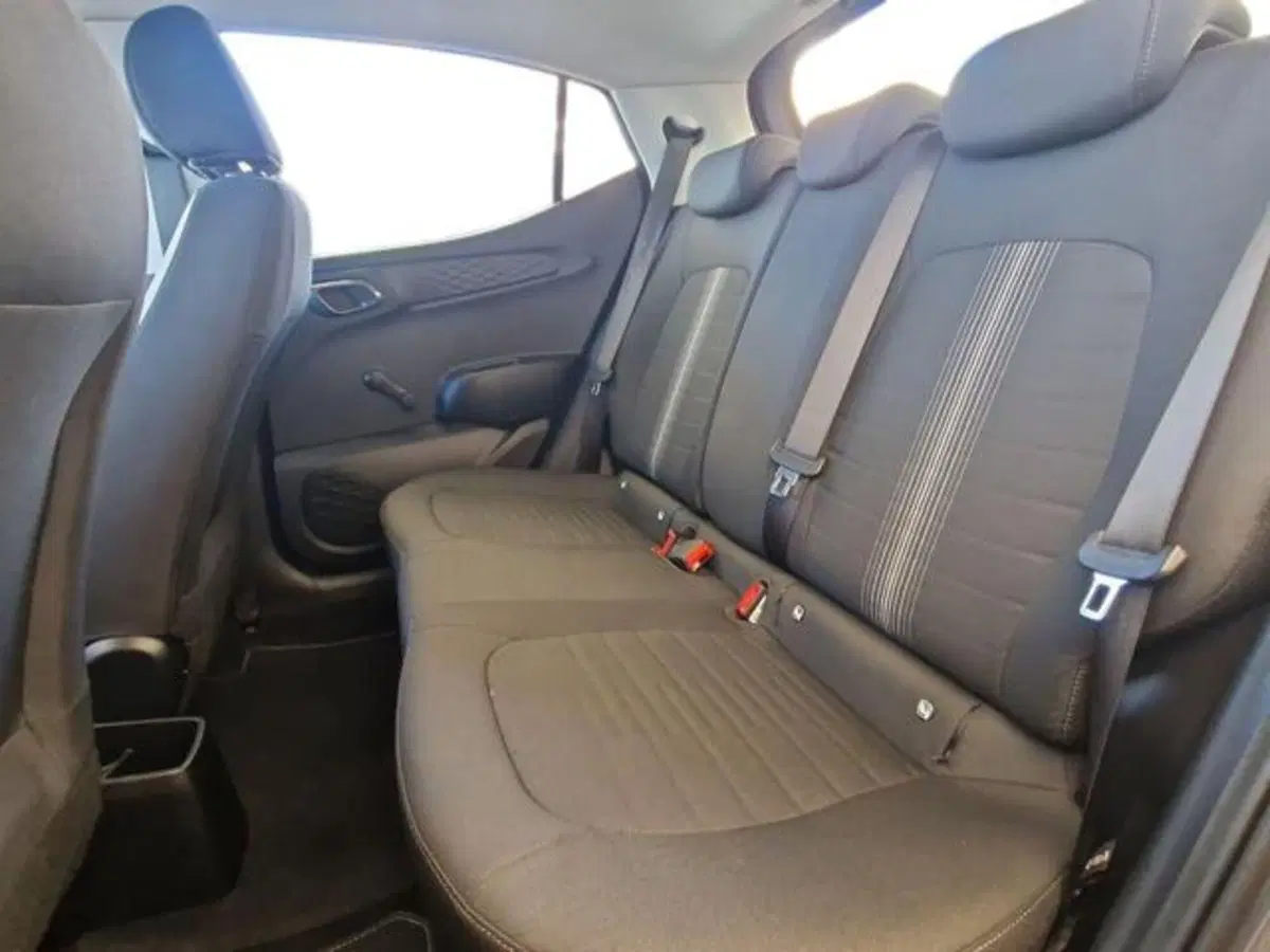 Hyundai i10 usata a Salerno (15)