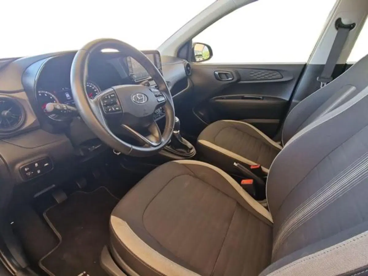 Hyundai i10 usata a Salerno (9)