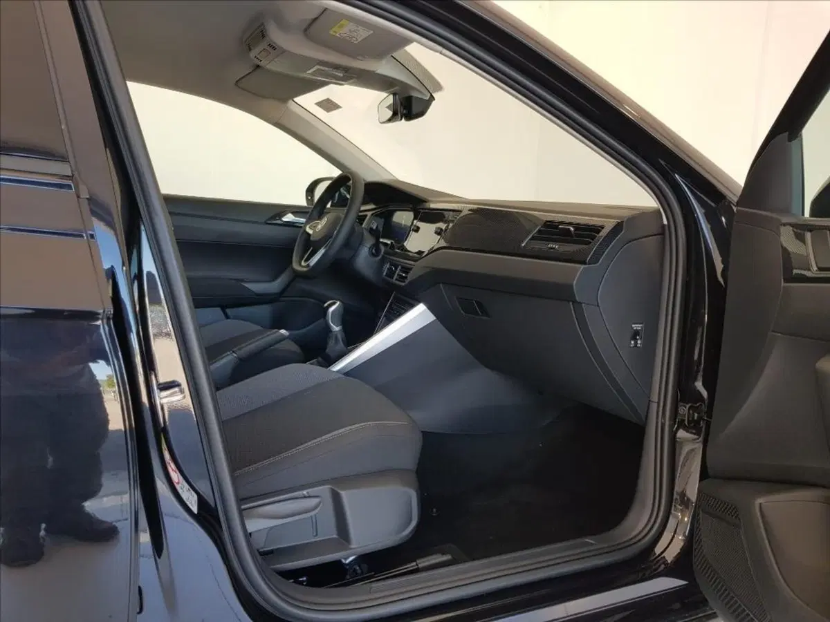 Volkswagen Taigo nuova a Lucca (10)