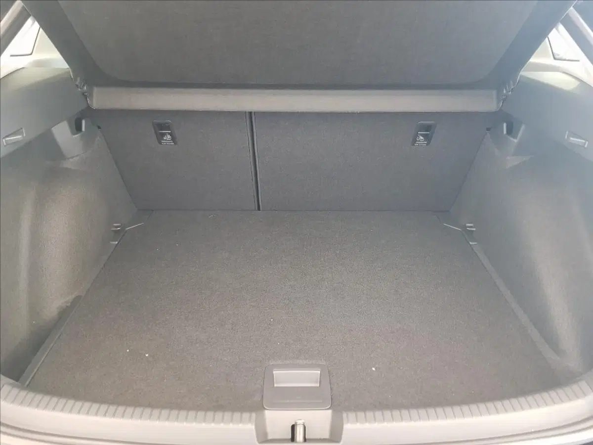 Volkswagen Taigo nuova a Lucca (15)