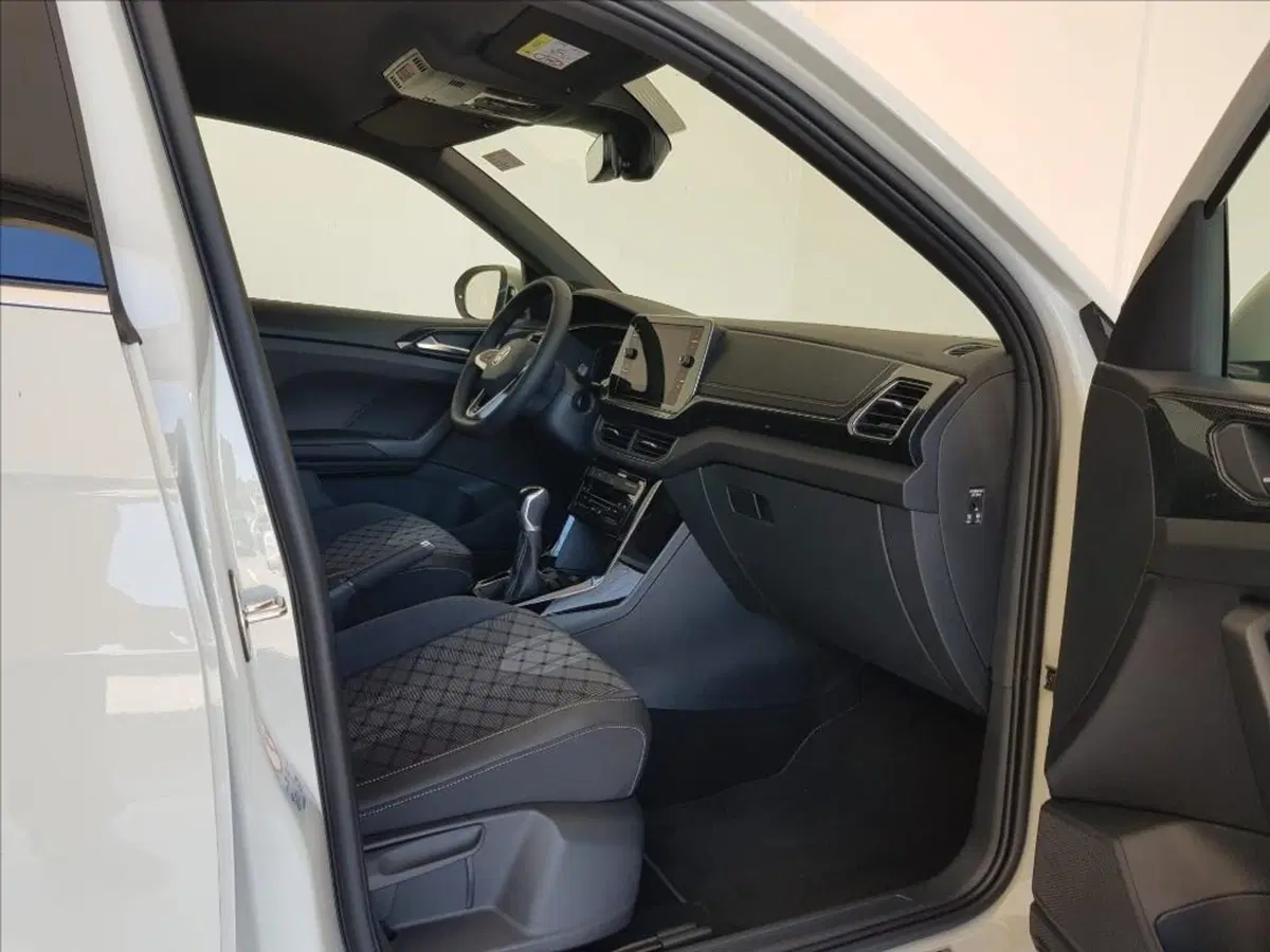 Volkswagen T-Cross nuova a Lucca (10)