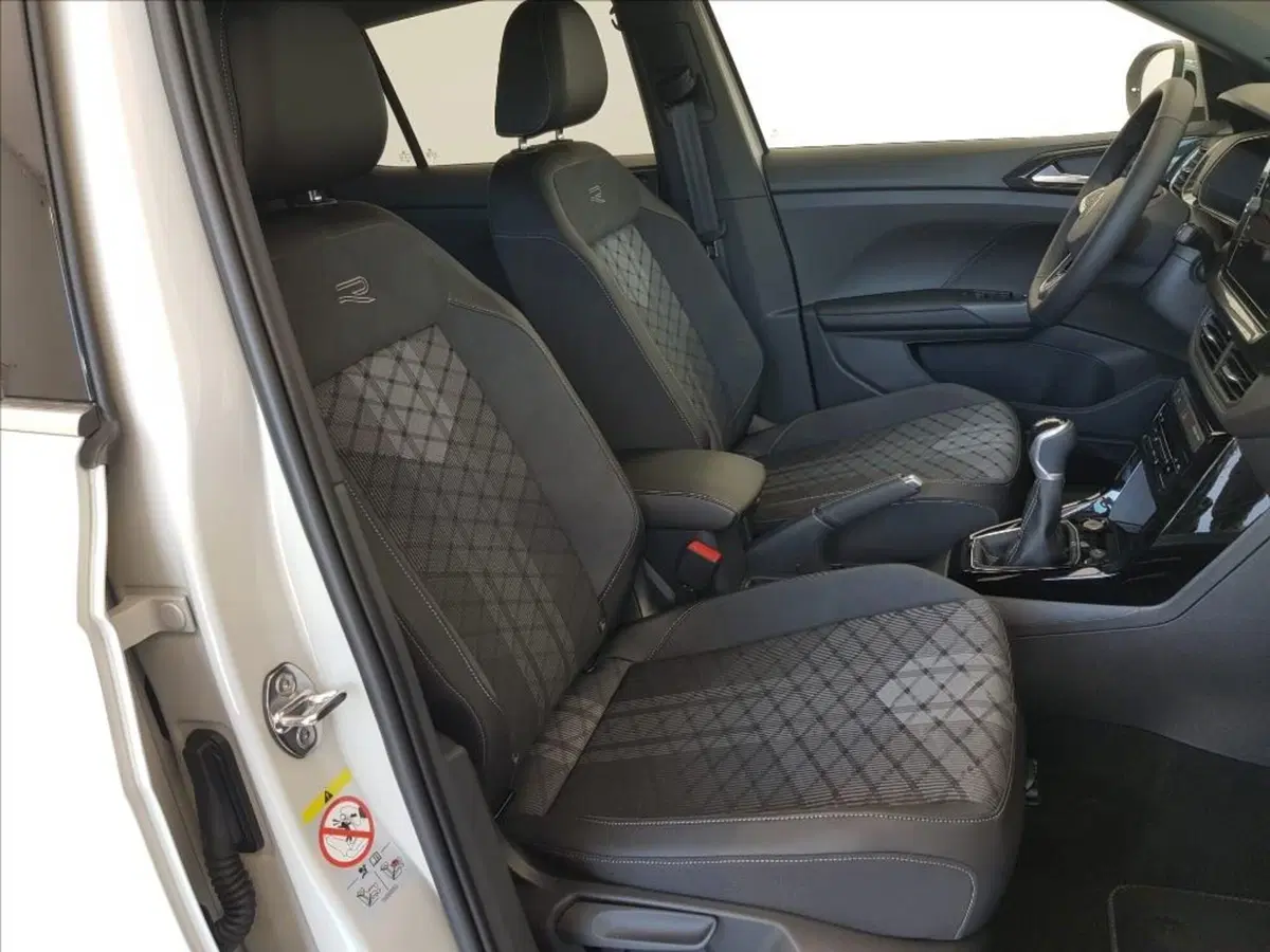 Volkswagen T-Cross nuova a Lucca (11)
