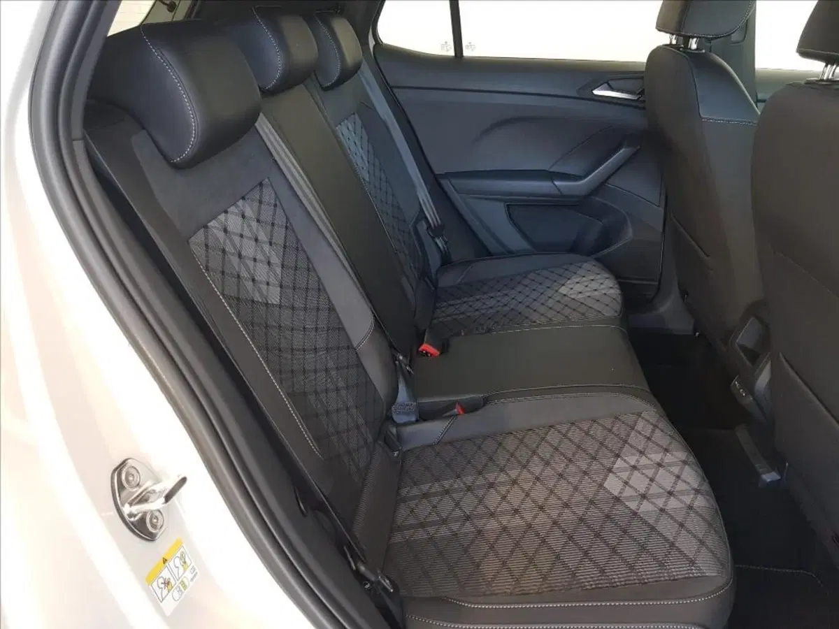Volkswagen T-Cross nuova a Lucca (12)