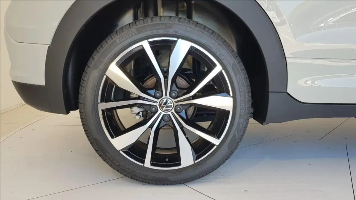 Volkswagen T-Cross nuova a Lucca (9)