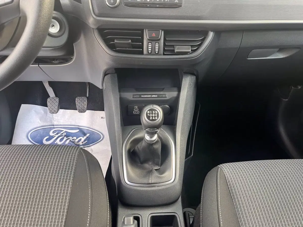 Ford Transit Courier Furgone usata a Milano (16)
