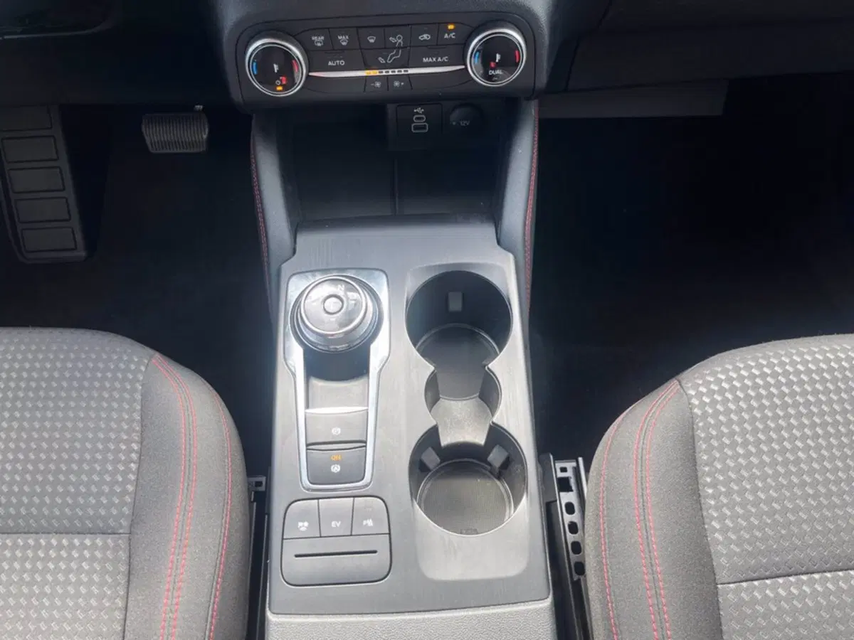 Ford Kuga usata a Milano (16)