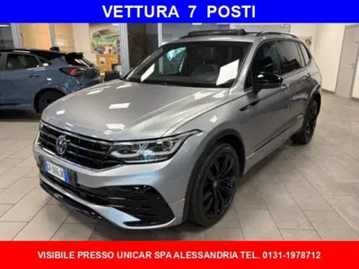 Volkswagen Tiguan Allspace 2.0 TDI 200 CV SCR DSG 4MOTION R-Line del 2023 usata a Alba