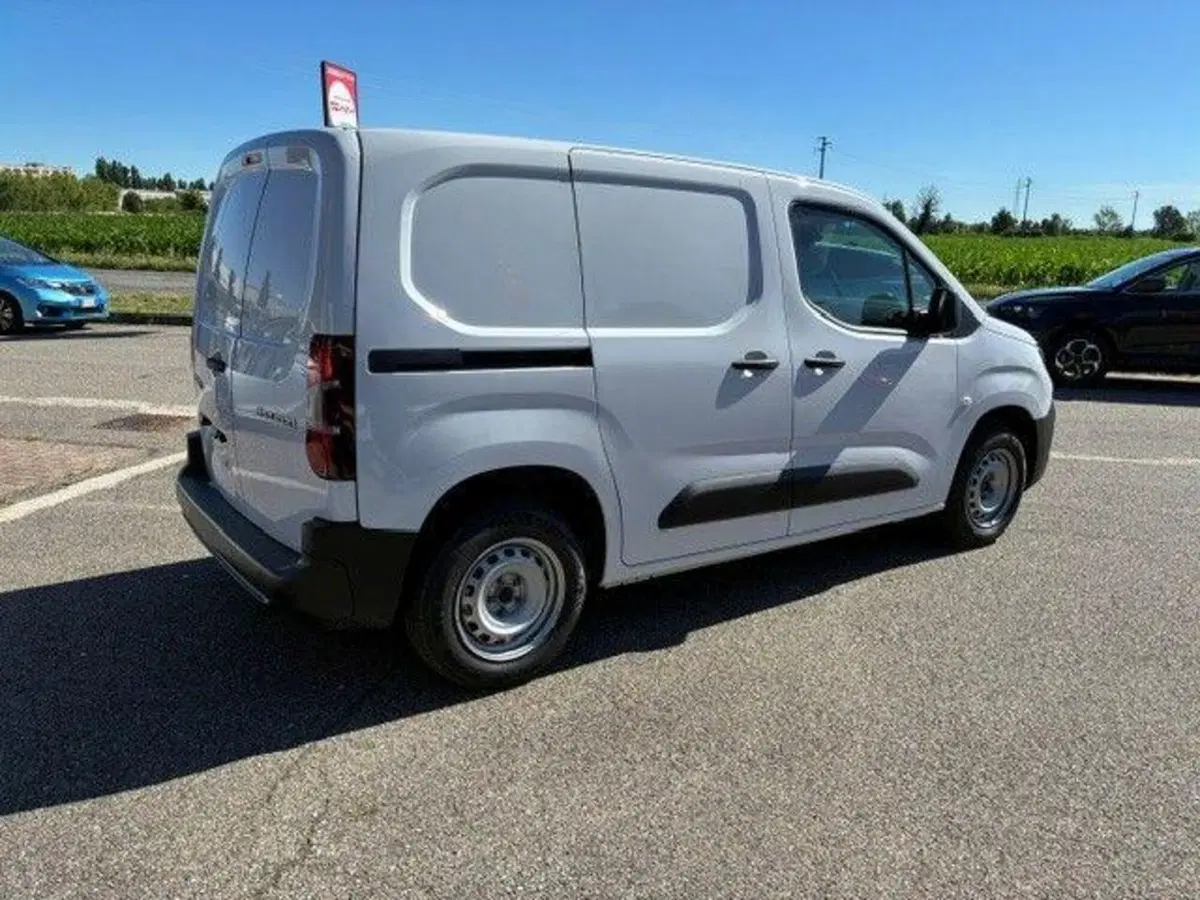 Citroen Berlingo Furgone nuova a Milano (2)