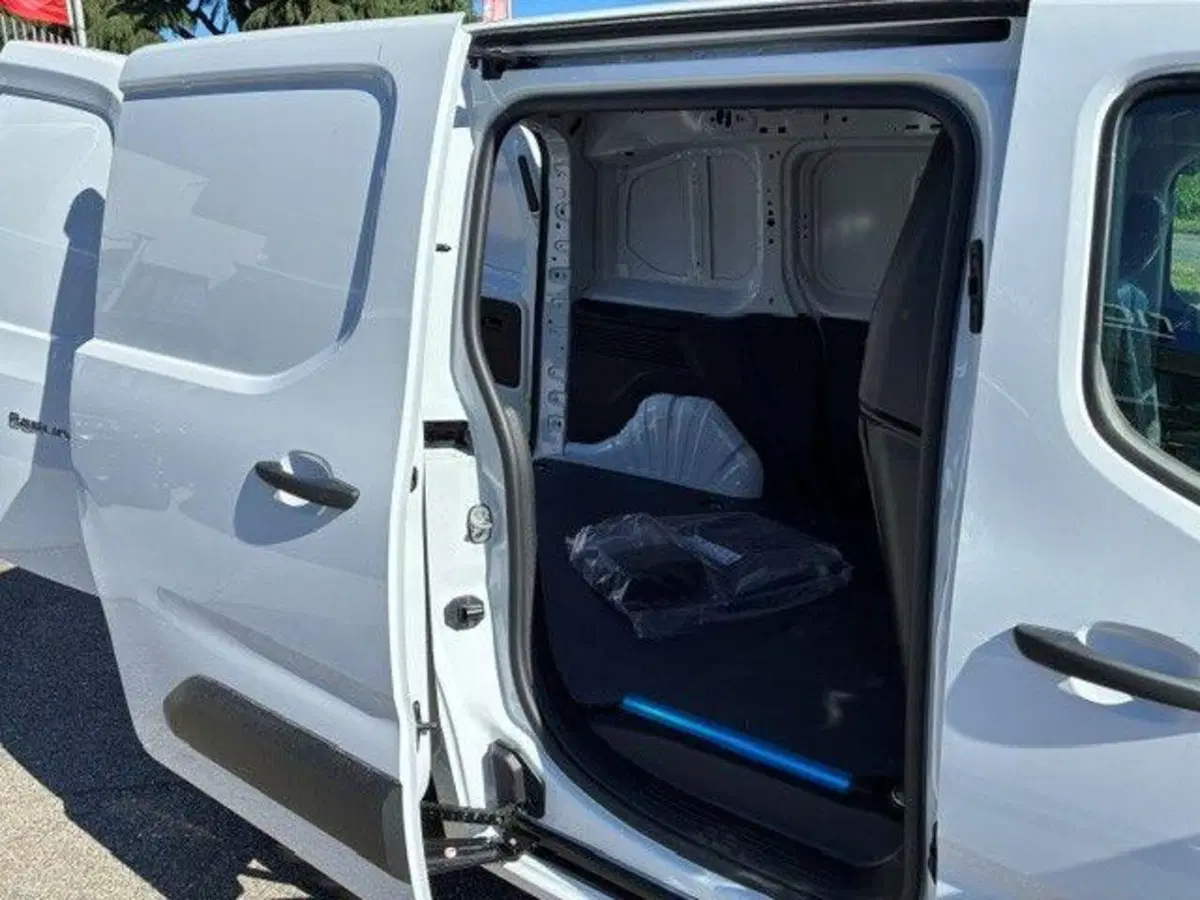 Citroen Berlingo Furgone nuova a Milano (7)
