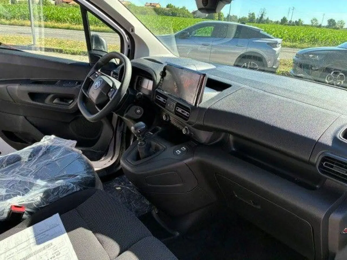 Citroen Berlingo Furgone nuova a Milano (8)