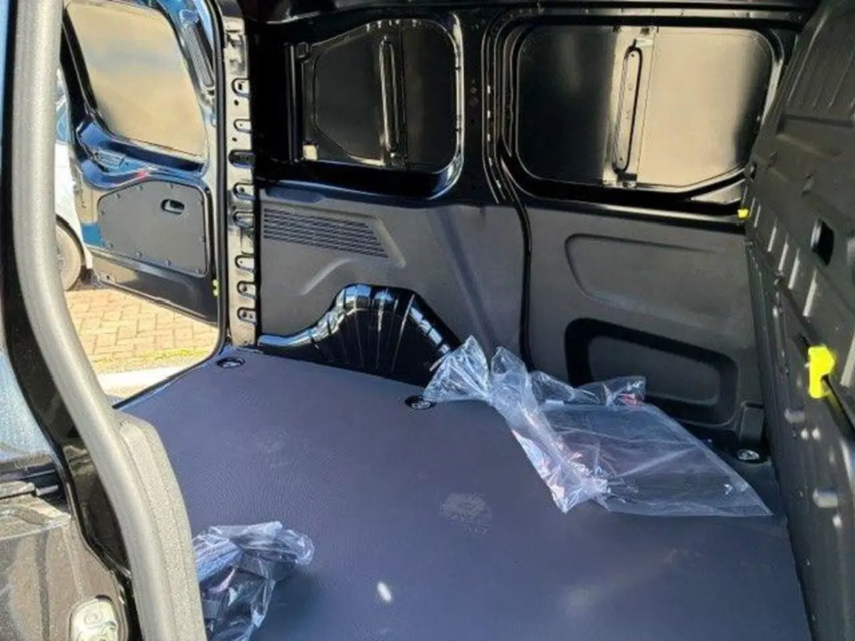 Citroen Berlingo Furgone nuova a Milano (13)