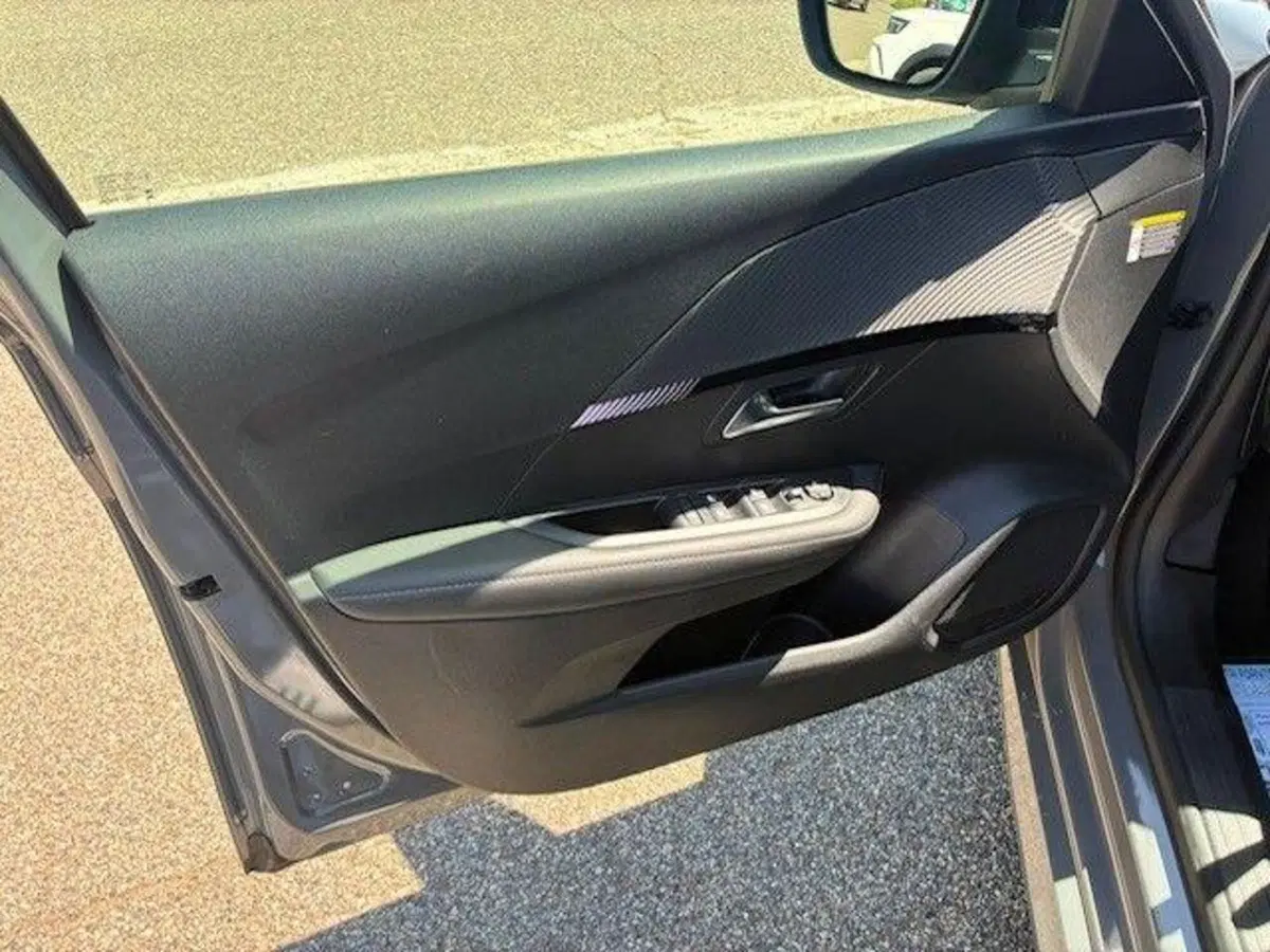 Peugeot 208 usata a Milano (10)