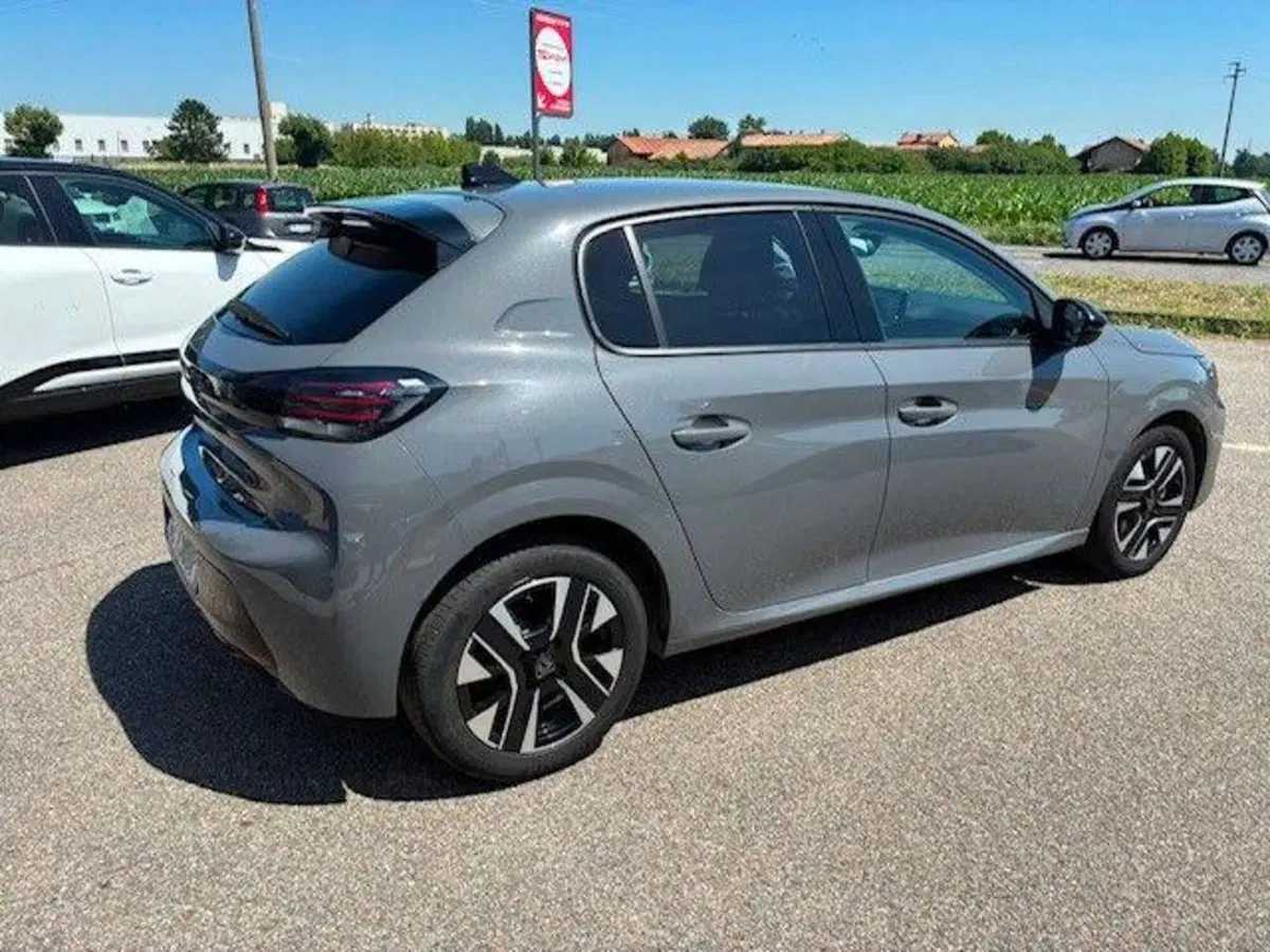 Peugeot 208 usata a Milano (3)