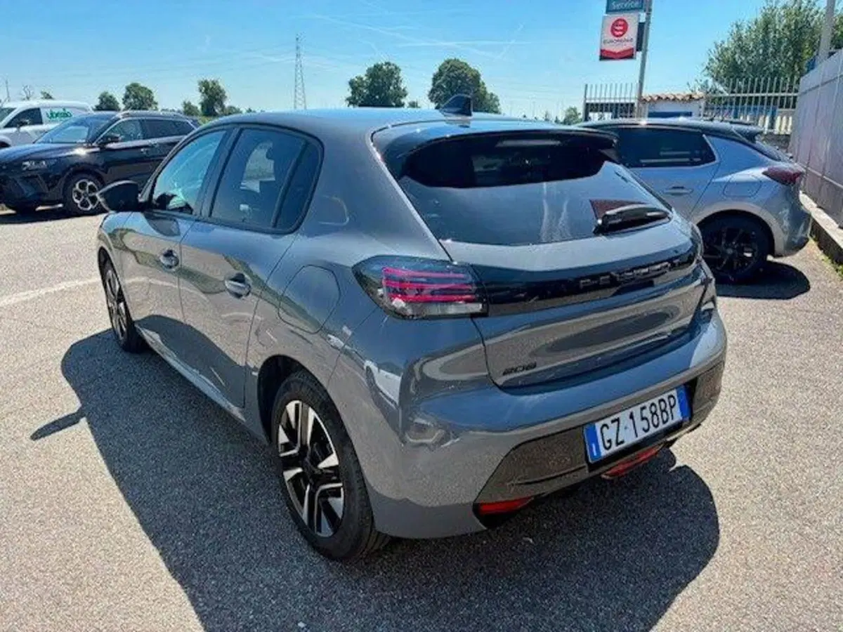 Peugeot 208 usata a Milano (4)