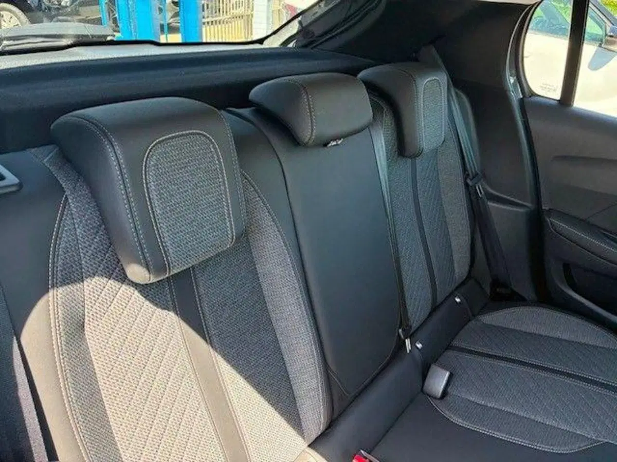 Peugeot 208 usata a Milano (5)