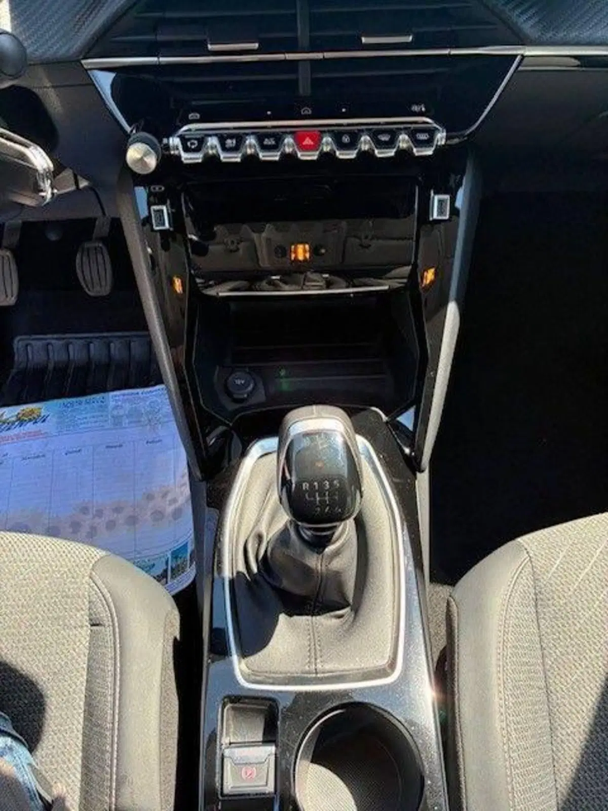 Peugeot 208 usata a Milano (8)