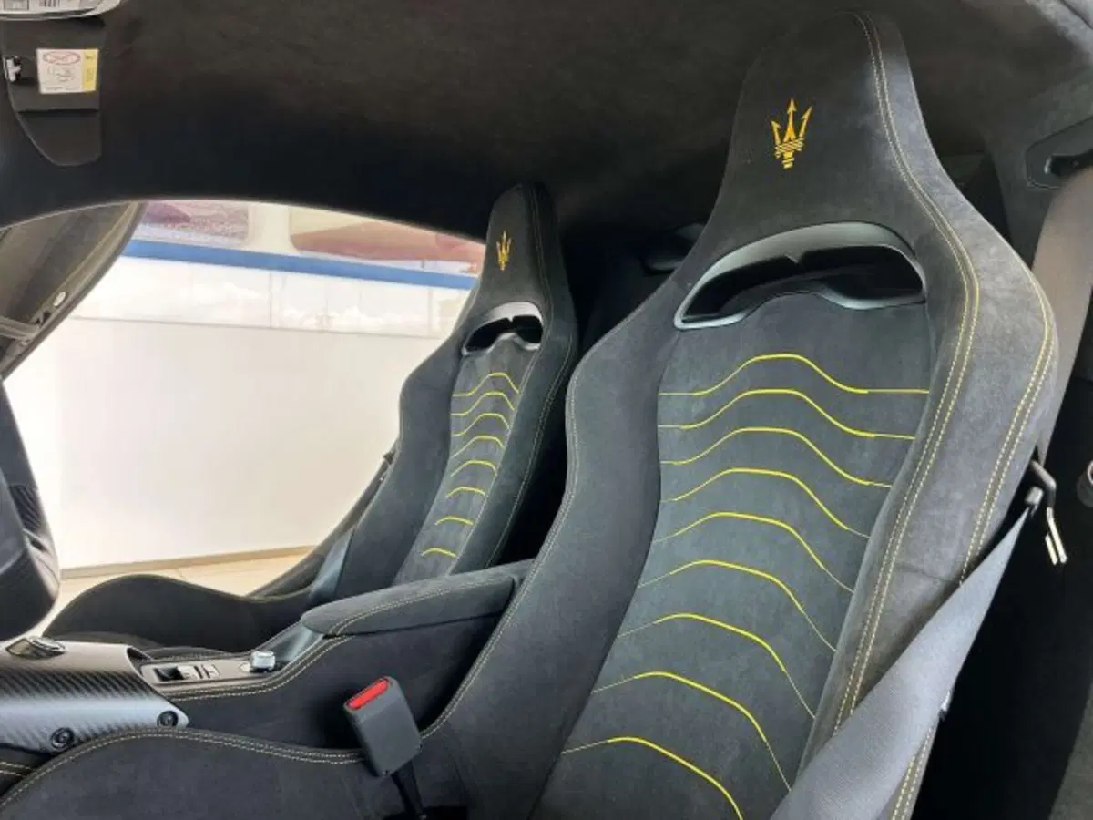Maserati MC20 Spider usata a Torino (10)