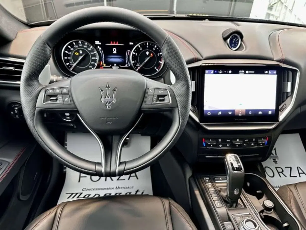 Maserati Ghibli nuova a Torino (14)
