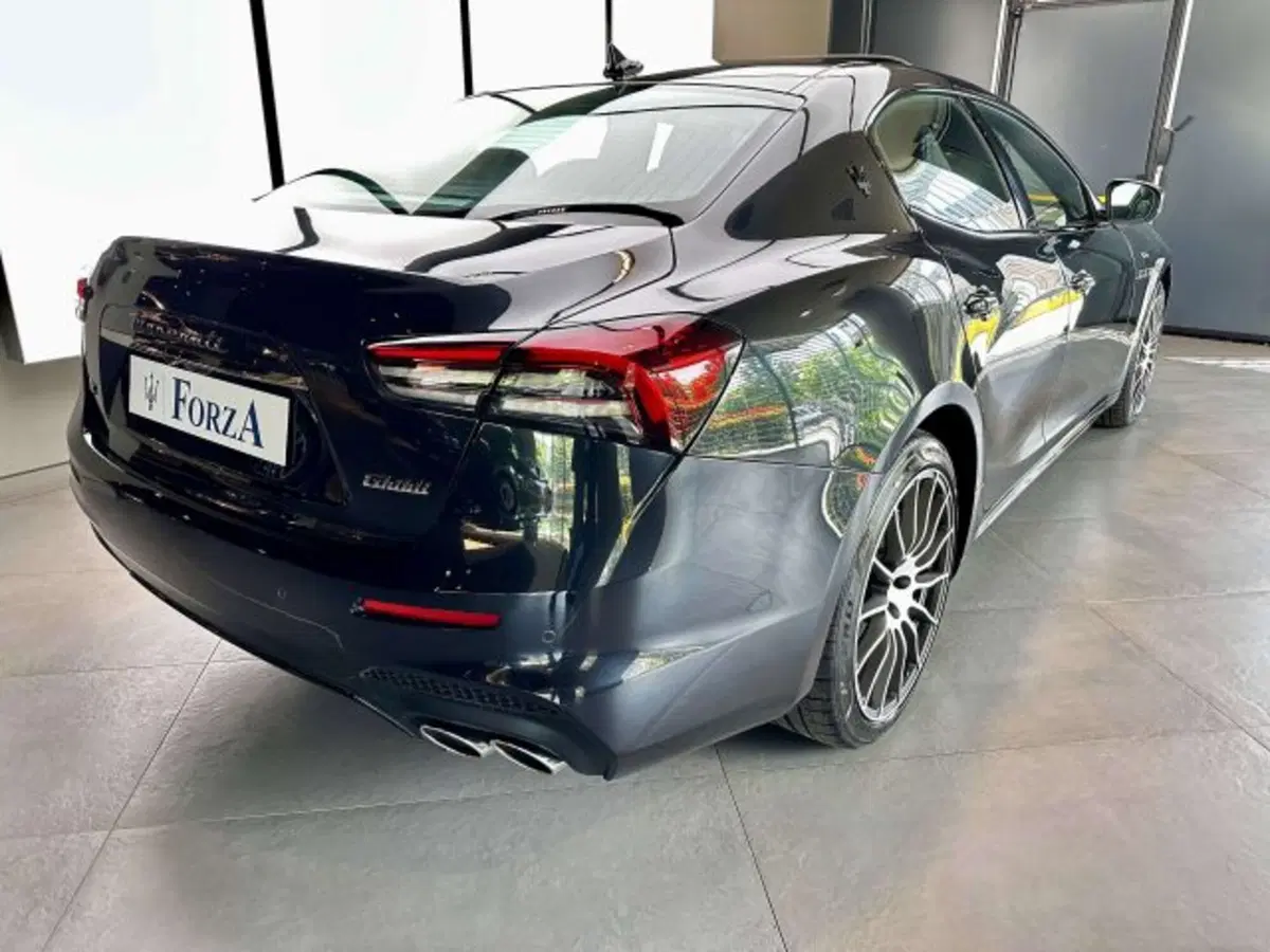Maserati Ghibli nuova a Torino (6)