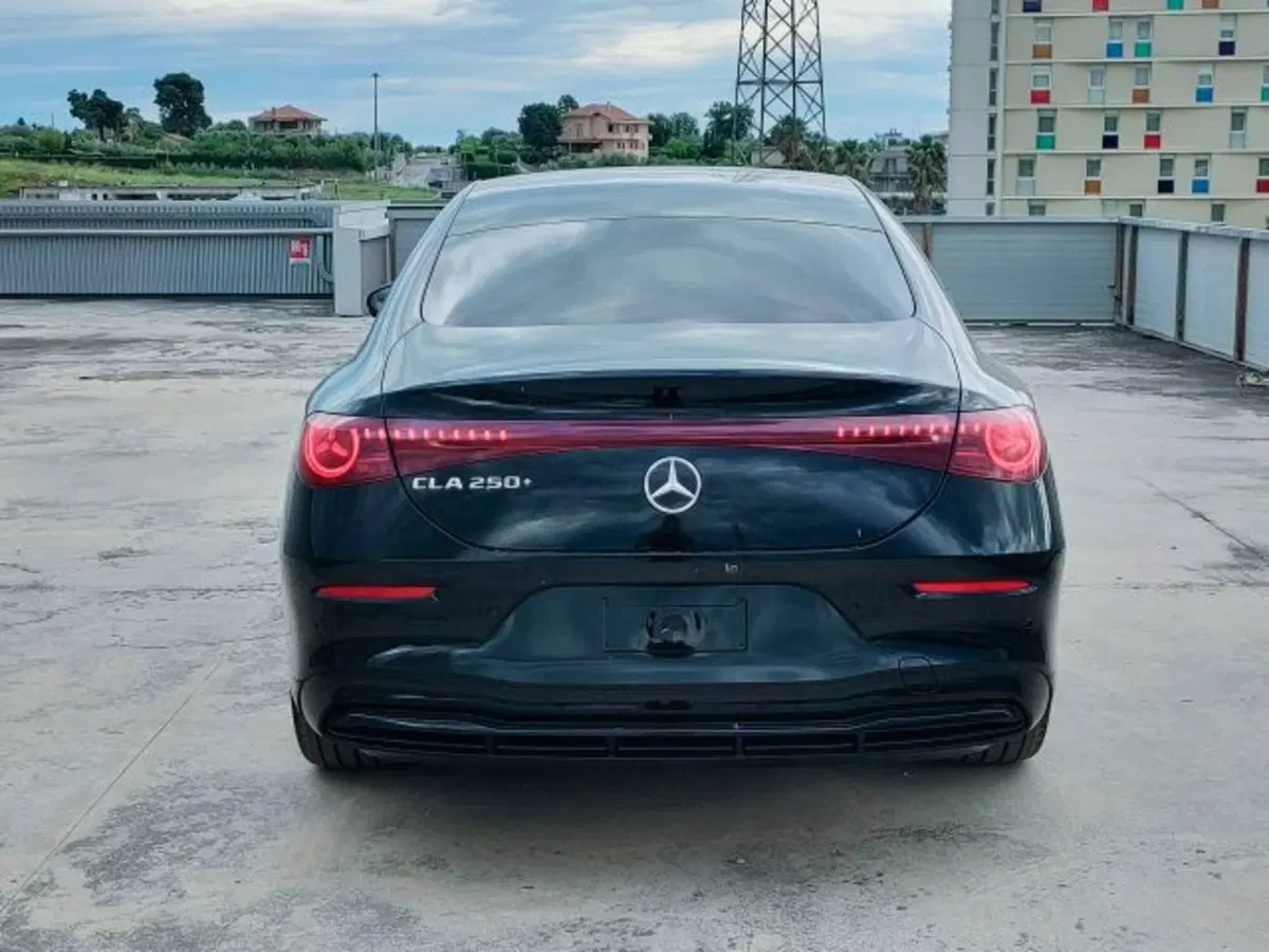 Mercedes-Benz CLA EQ nuova a Teramo (4)