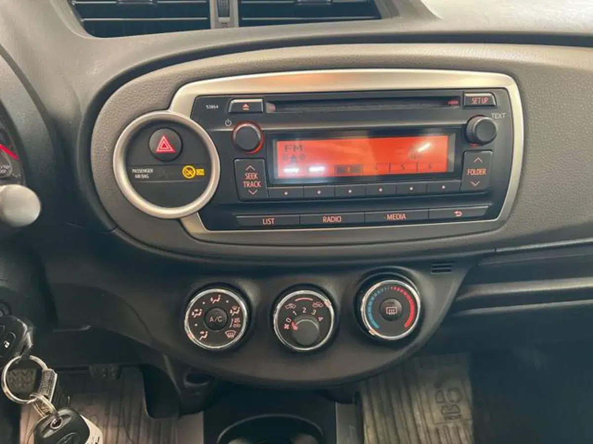 Toyota Yaris usata a Vercelli (12)
