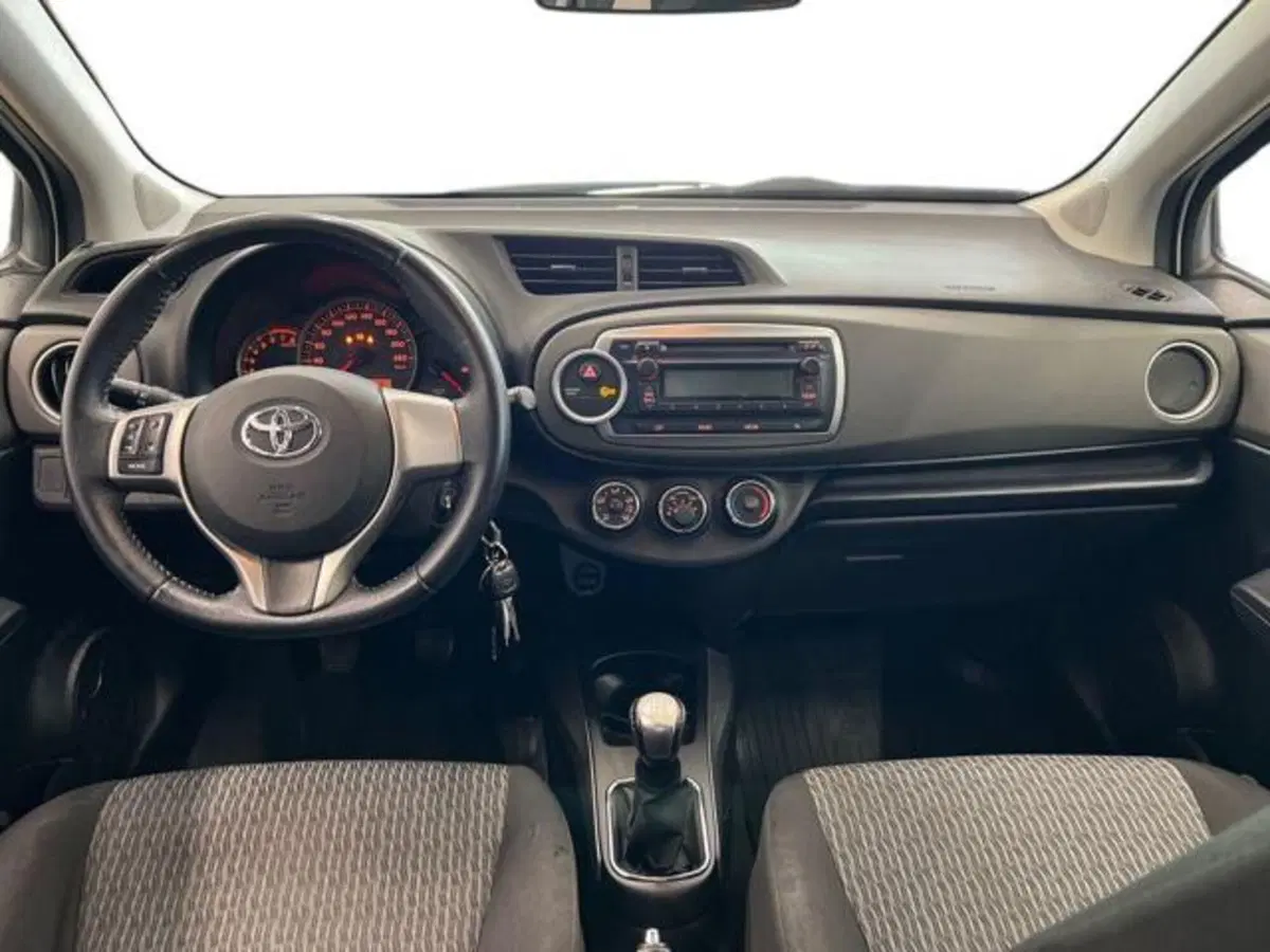 Toyota Yaris usata a Vercelli (9)