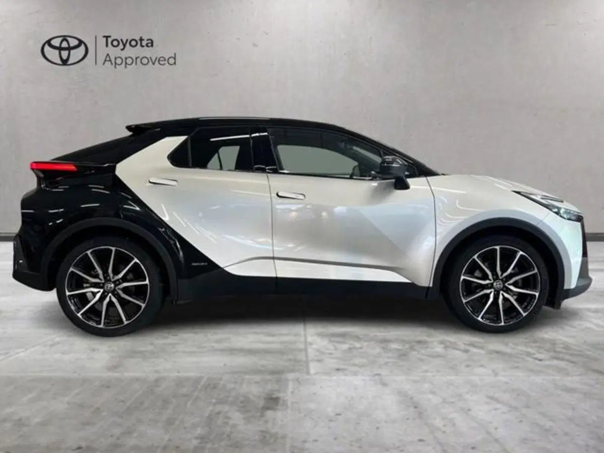 Toyota Toyota C-HR usata a Vercelli (14)