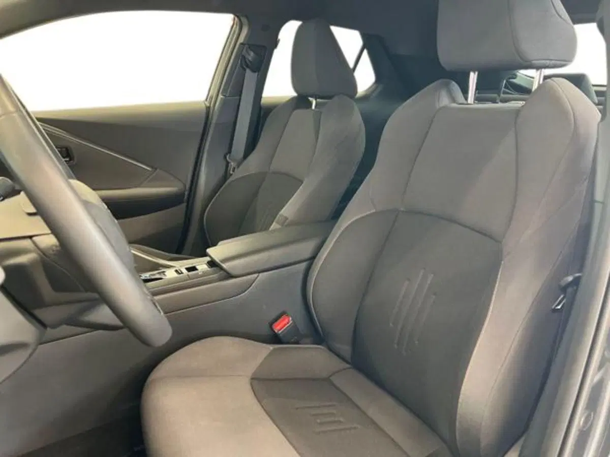 Toyota Toyota C-HR usata a Vercelli (7)