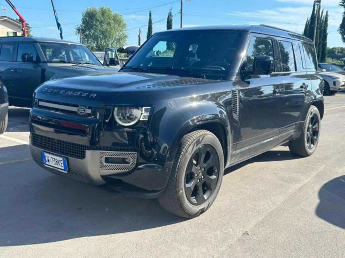 Land Rover Defender usata a Lucca (2)
