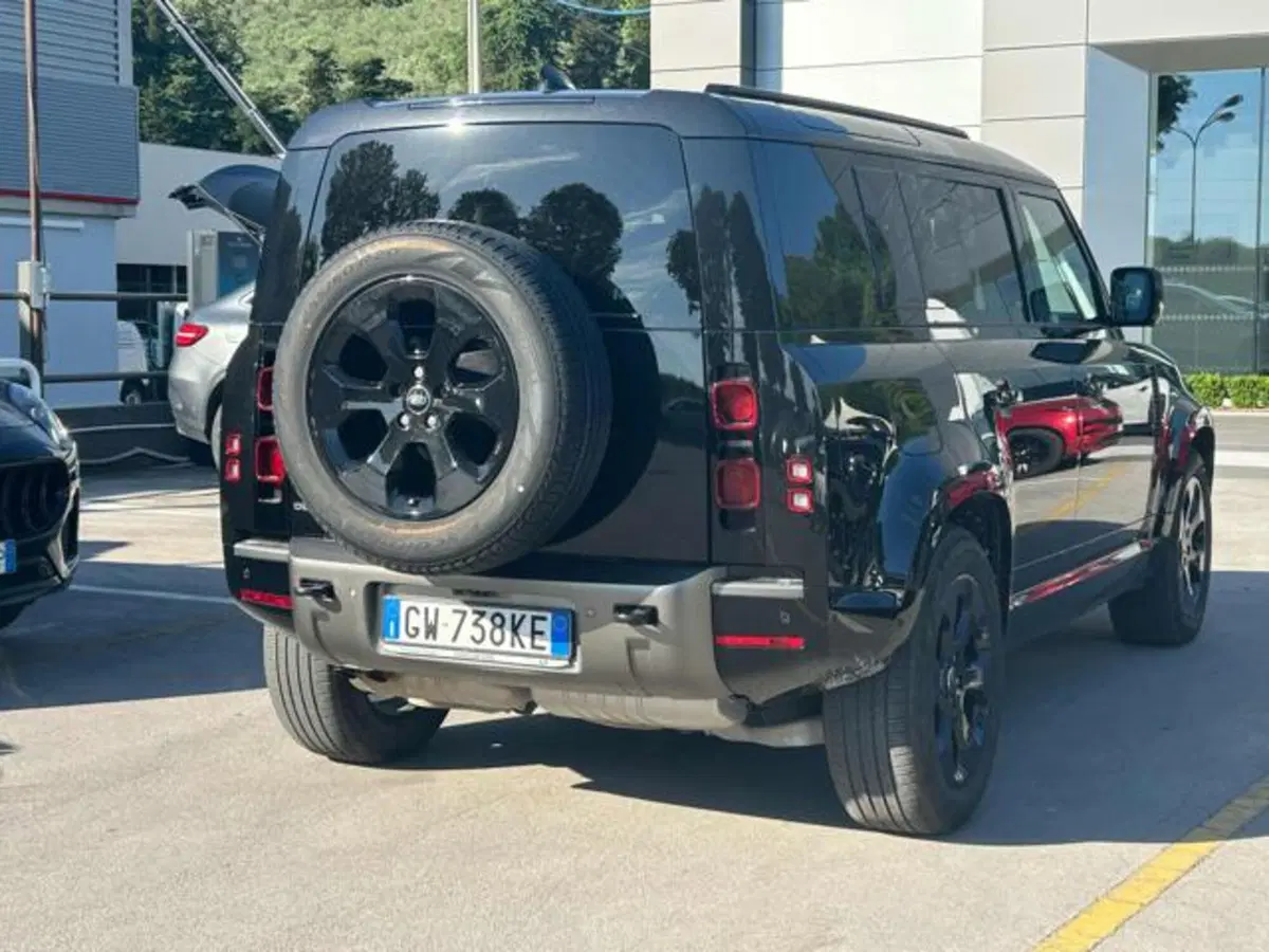 Land Rover Defender usata a Lucca (6)