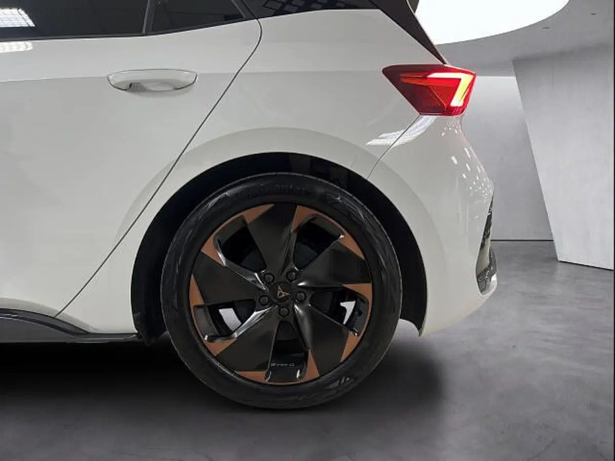 Cupra Born usata a Vicenza (18)