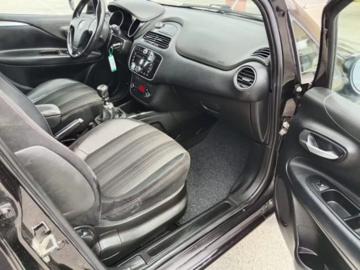 Fiat Grande Punto usata a Macerata (10)