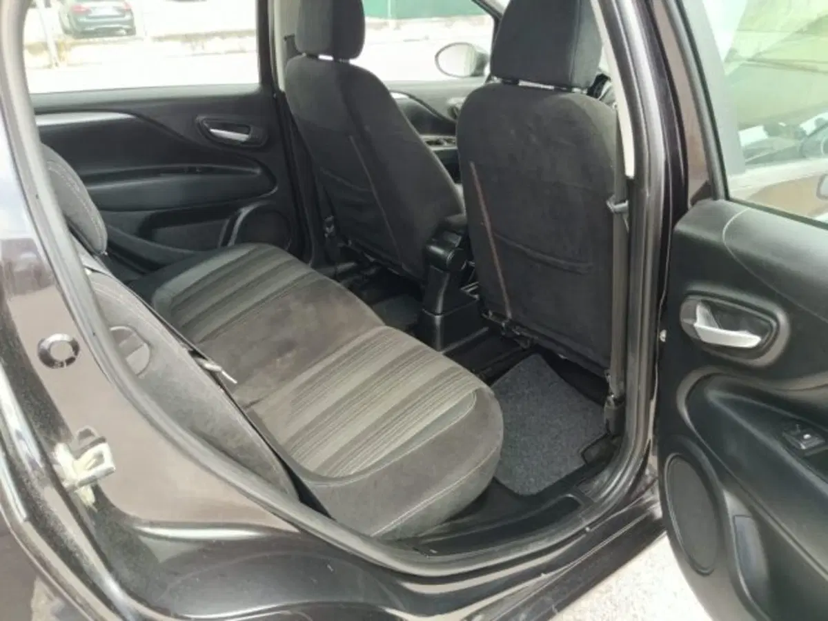 Fiat Grande Punto usata a Macerata (12)