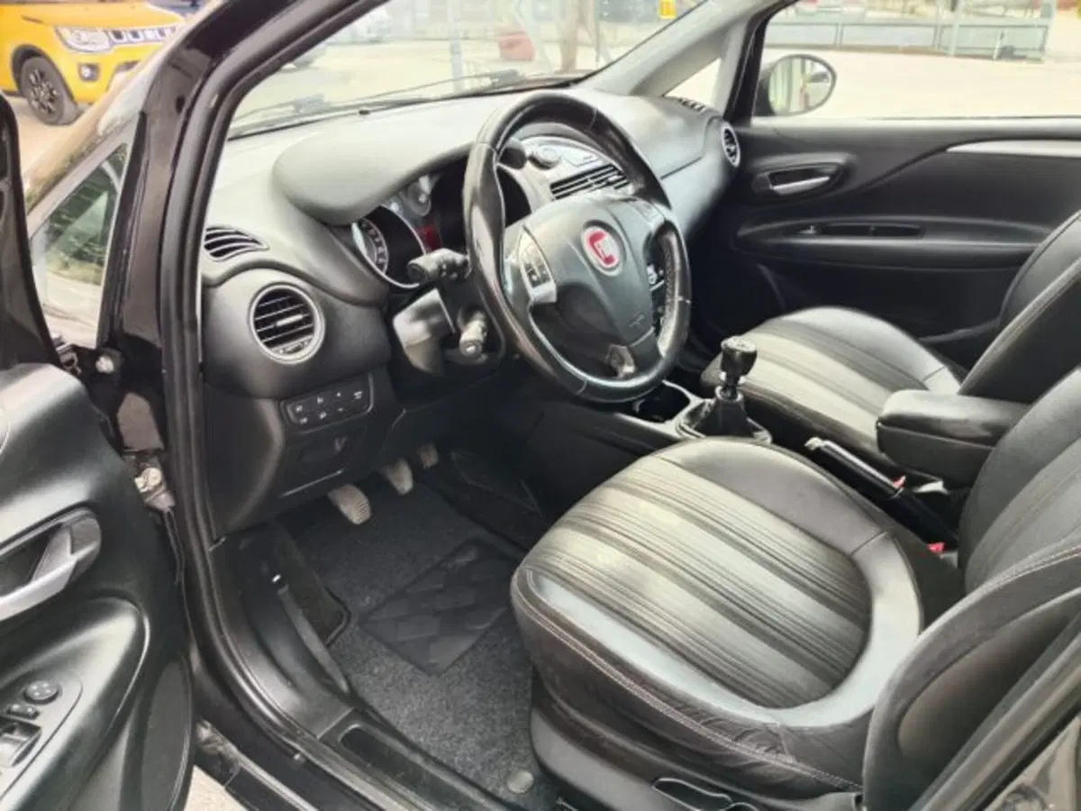 Fiat Grande Punto usata a Macerata (9)